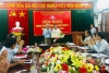 Đồng chí Nguyễn Thái Nhân, Phó chủ tịch Liên hiệp Hội tặng bằng khen của UBND tỉnh cho Hội KH-KT và Làm vườn Huyện Triệu Phong
