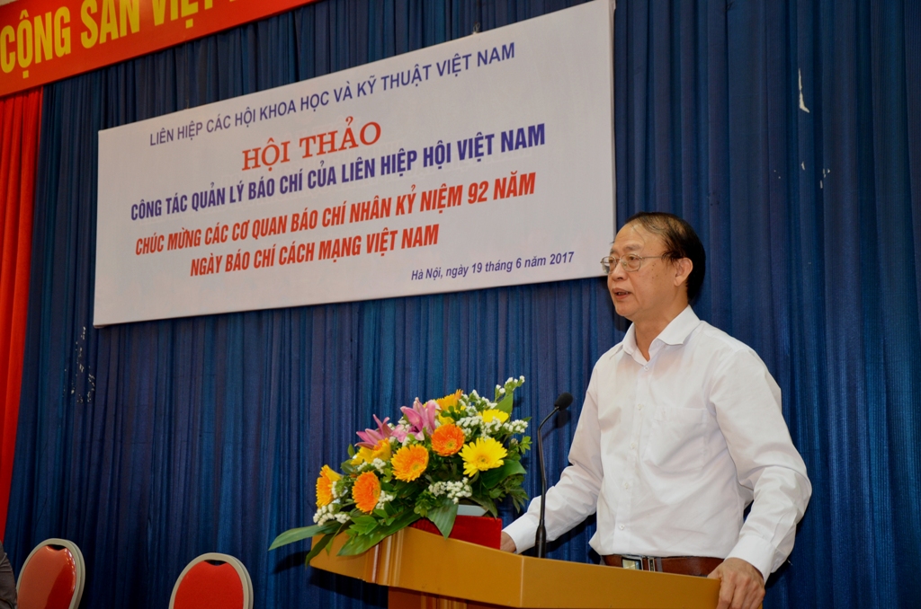 Ông Phạm Văn Tân – Phó Chủ tịch kiêm Tổng thư ký LHHVN phát biểu khai mạc